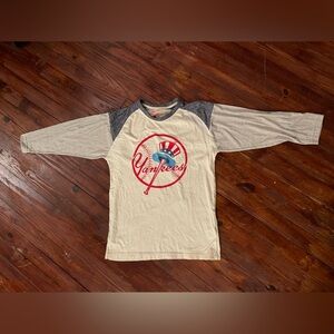 Wright &‎ DitsonYankees Cooperstown Authetic Baseball Tee Size S